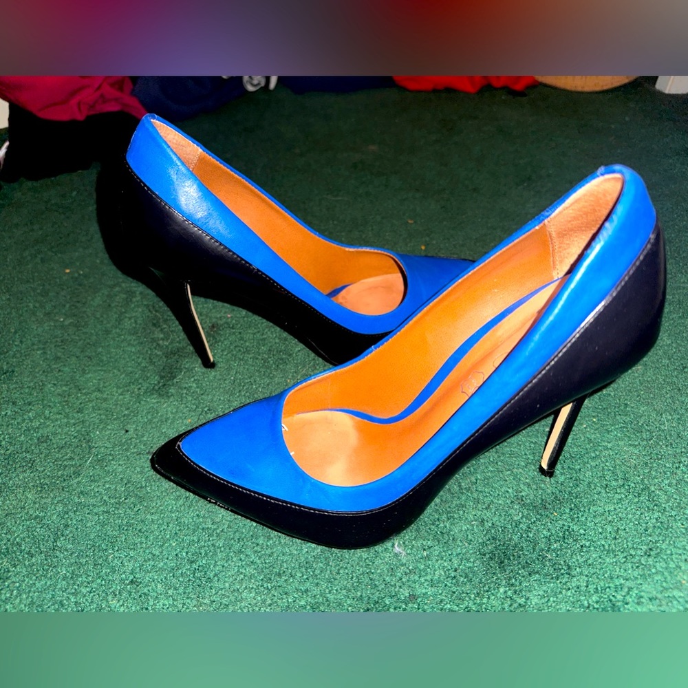 Aldo stiletto 
Black & Electric blue